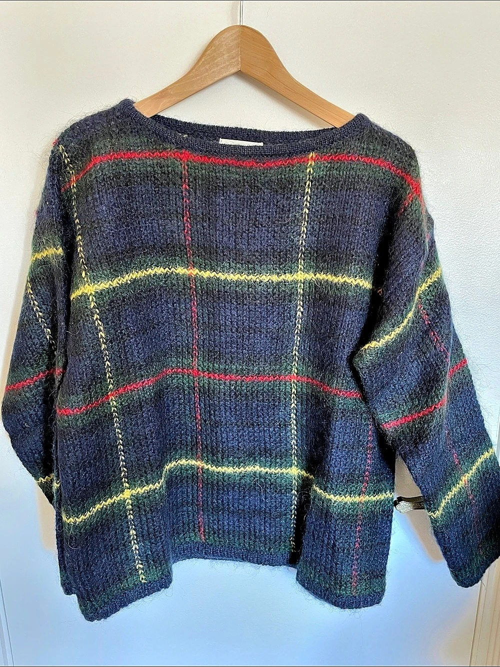 Mohair Jones New York Sport Plaid Crew Neck Sweater in Black & Blue Size Large